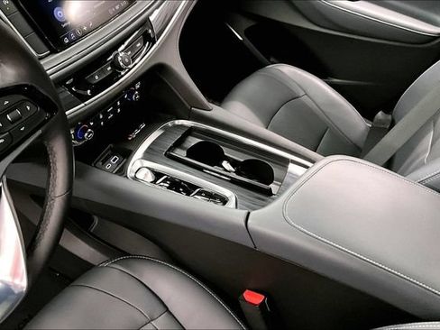 Used 2023 Buick Enclave Essence w/ Experience Buick Package FWD image 16