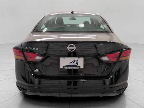 Used 2025 Nissan Altima 2.5 SV FWD image 24