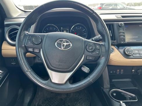 Used 2018 Toyota RAV4 Limited image 17