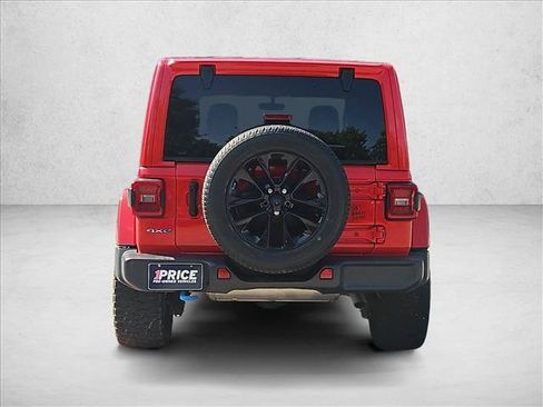 Used 2022 Jeep Wrangler Unlimited Sahara AWD/4WD image 6