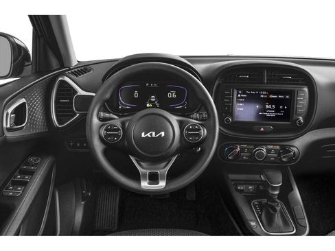 Used 2024 Kia Soul LX w/ Option Group 015 FWD image 4