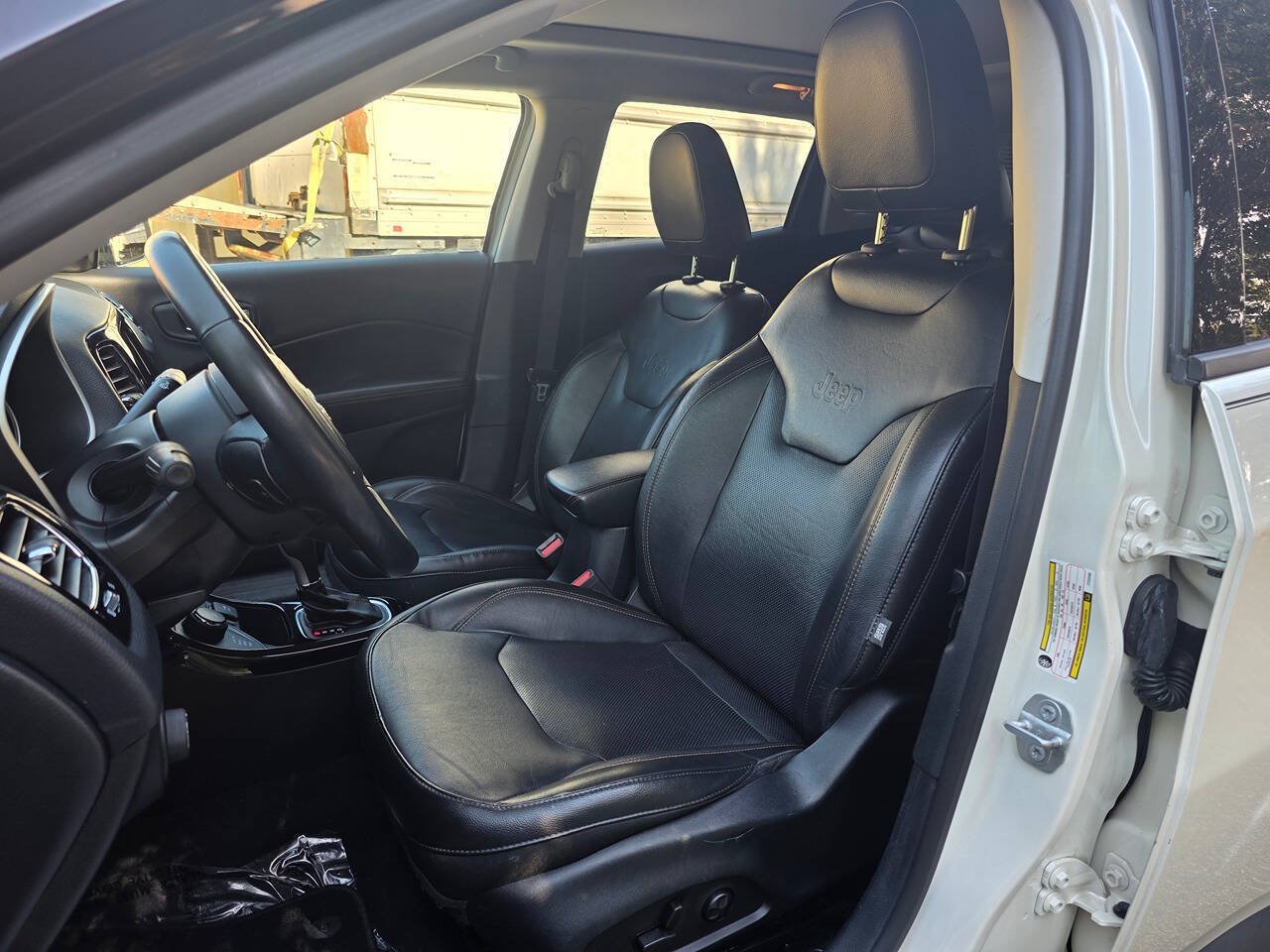 Used 2018 Jeep Compass Limited w/ Navigation Group AWD/4WD image 12