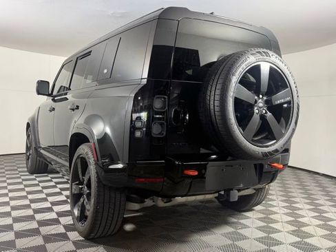 Used 2023 Land Rover Defender 110 X image 4