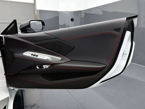 Used 2025 Chevrolet Corvette Z06 RWD image 14