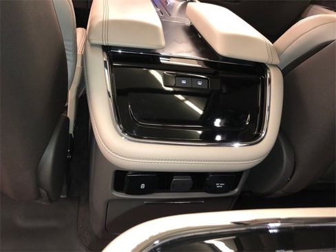 Used 2024 Lincoln Navigator Reserve image 34