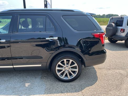 Used 2017 Ford Explorer Limited AWD/4WD image 3