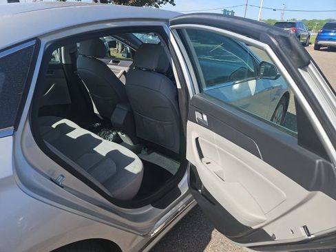 Used 2016 Hyundai Sonata SE FWD image 10