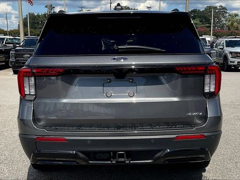 Used 2025 Ford Explorer ST-Line AWD/4WD image 5