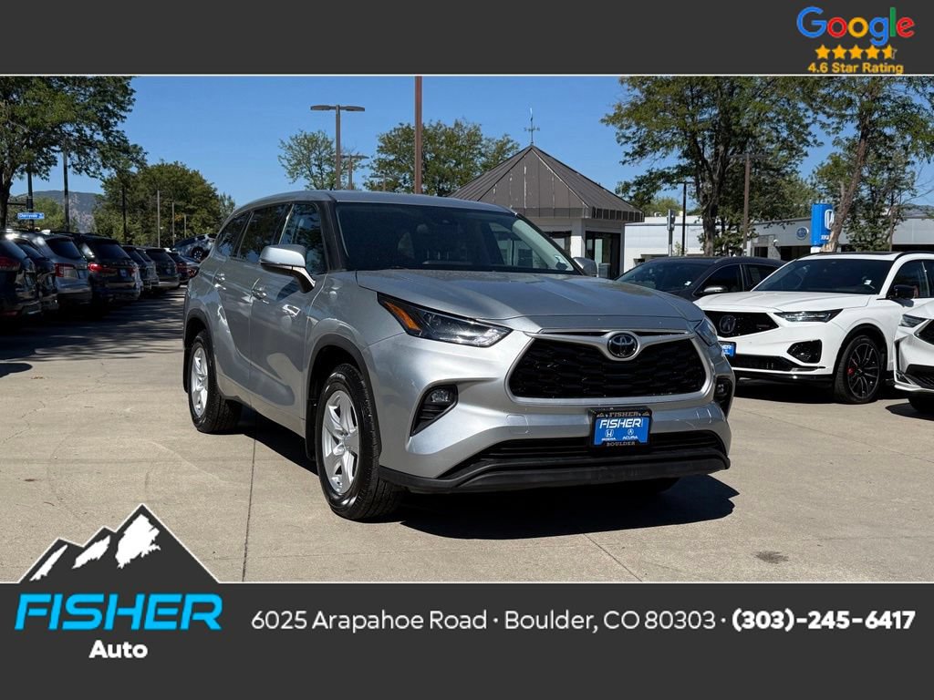 Used 2022 Toyota Highlander LE AWD/4WD image 1