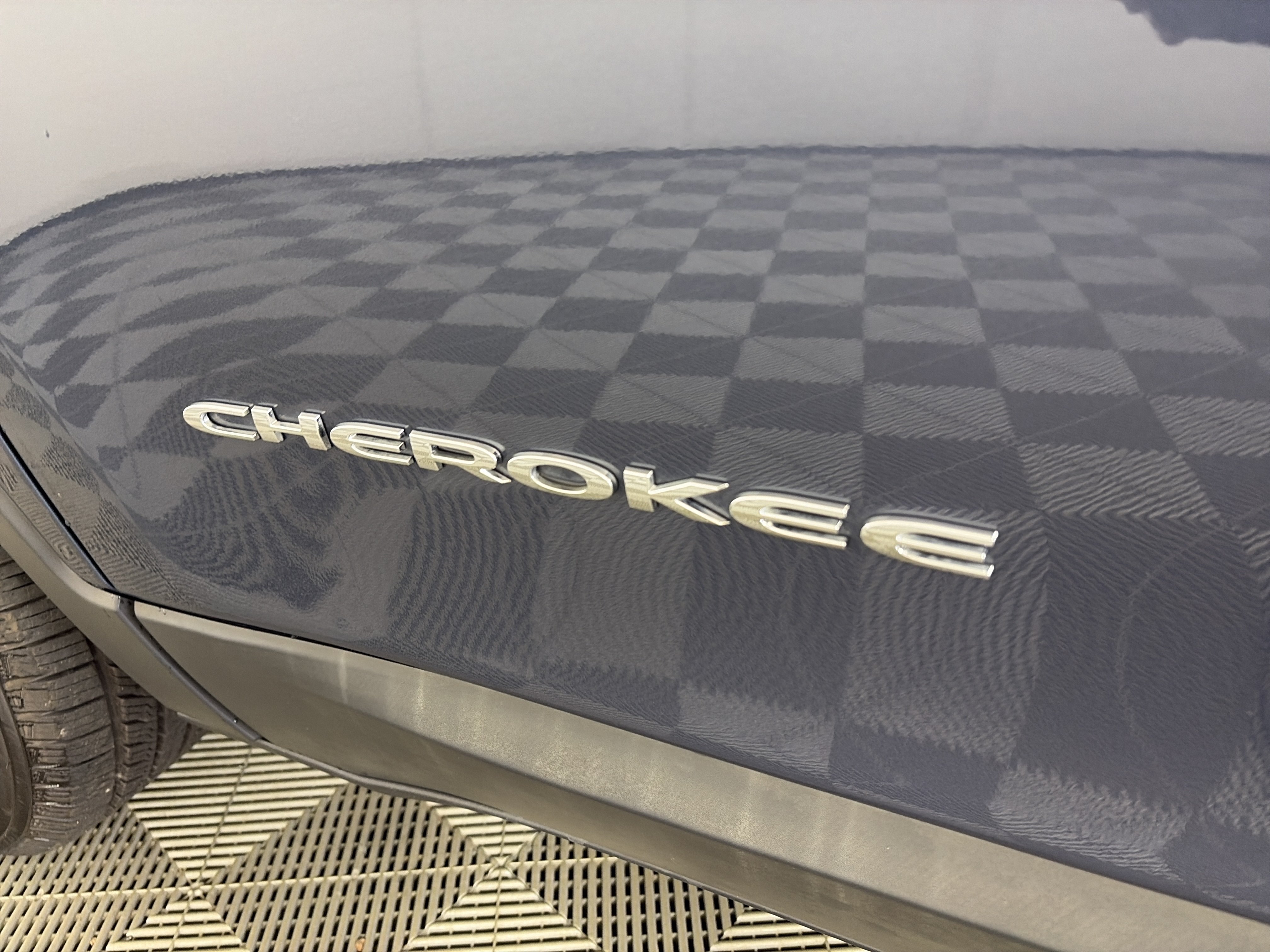 Used 2021 Jeep Cherokee Latitude Lux w/ Sun & Sound Group AWD/4WD image 18