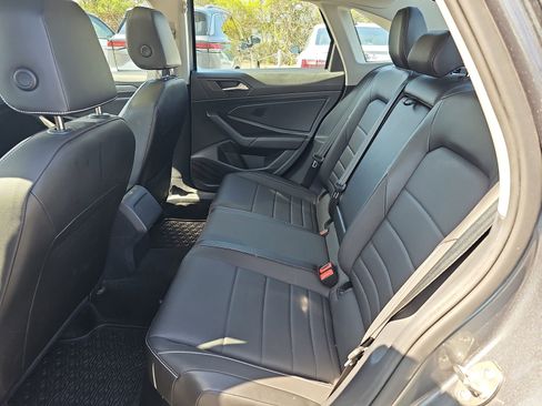 Used 2023 Volkswagen Jetta SE w/ Panoramic Sunroof Package FWD image 15