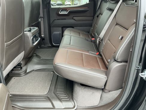 Used 2023 GMC Sierra 1500 Denali w/ Denali Reserve Package AWD/4WD image 10