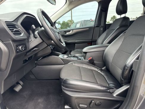 Used 2023 Ford Escape SE FWD image 12
