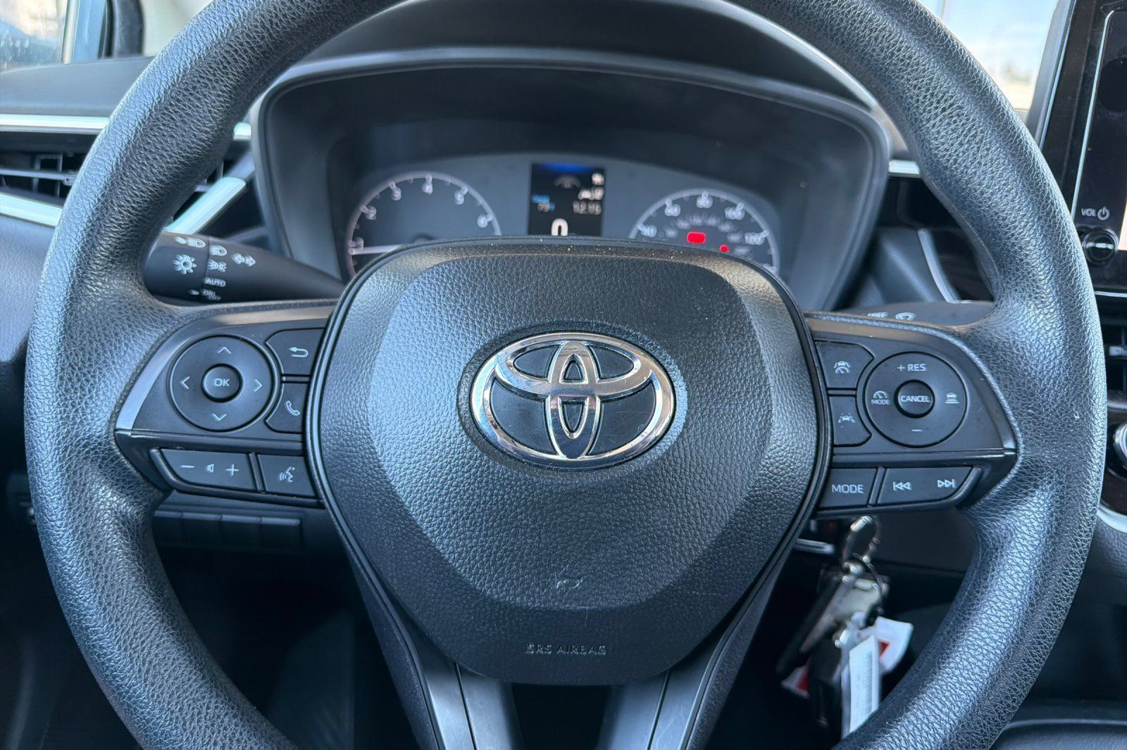 Used 2025 Toyota Corolla LE FWD image 27