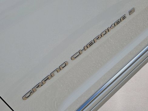 Used 2023 Jeep Grand Cherokee L Summit w/ MOPAR Finishing Package AWD/4WD image 11