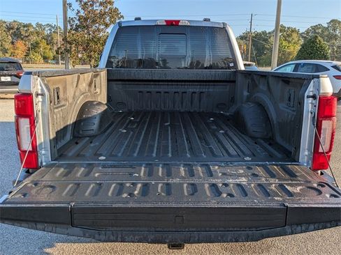 Certified 2022 Ford F350 Platinum w/ FX4 Off-Road Package image 13