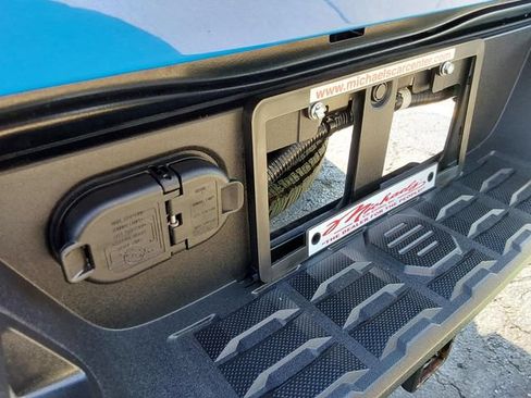 Used 2021 Toyota Tacoma TRD Sport AWD/4WD image 8