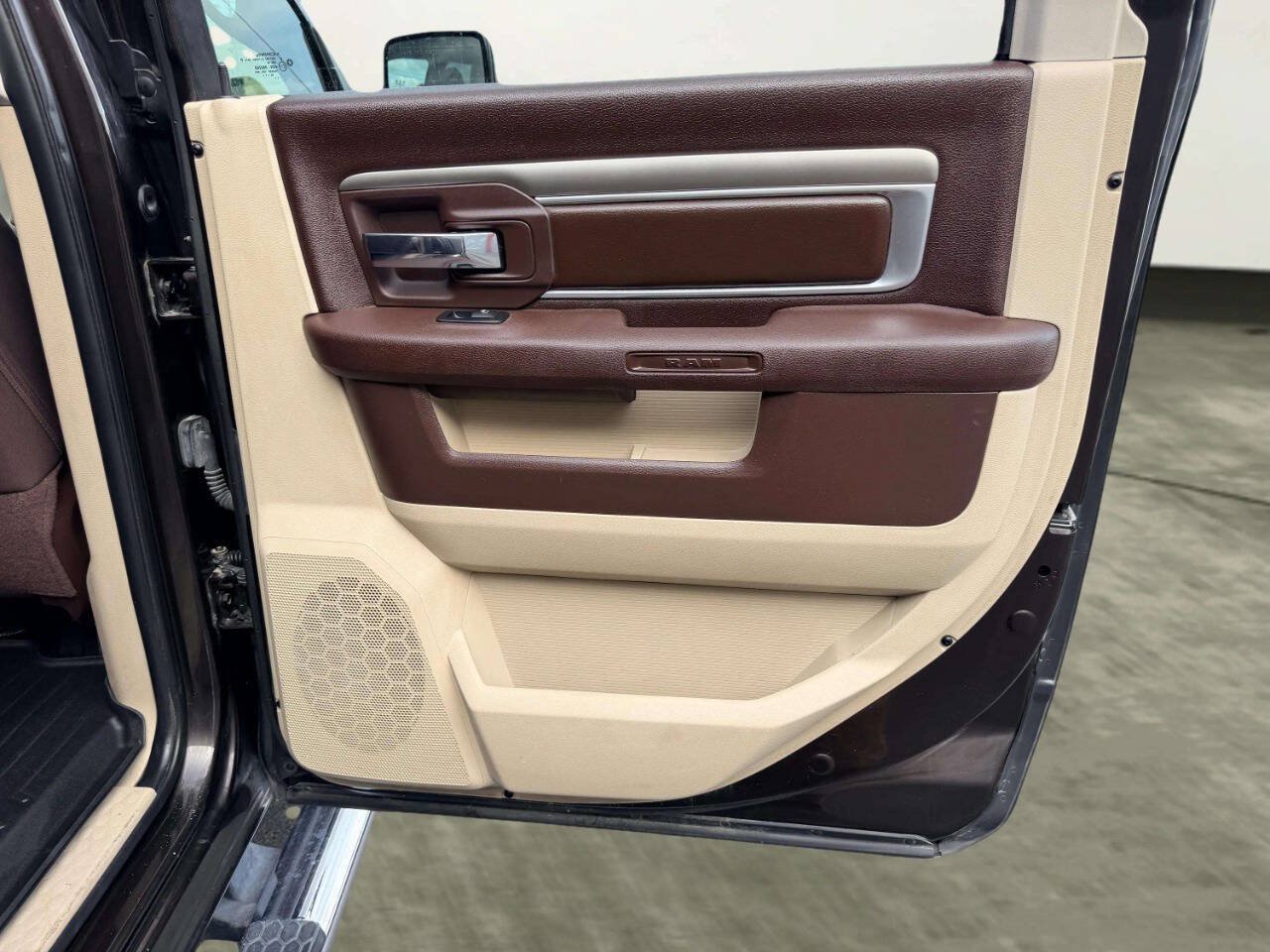 Used 2017 RAM 2500 SLT AWD/4WD image 21