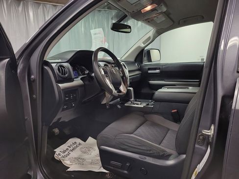 Used 2017 Toyota Tundra SR5 image 12