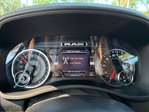 Used 2019 RAM 2500 Laramie w/ Night Edition AWD/4WD image 31