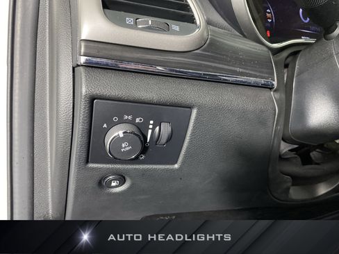 Used 2022 Jeep Grand Cherokee Limited image 27