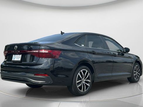 New 2026 Volkswagen Jetta SE FWD image 4