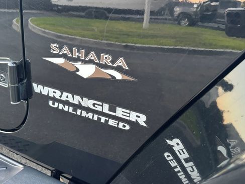 Used 2016 Jeep Wrangler Unlimited Sahara w/ Connectivity Group image 13