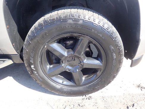 Used 2007 Chevrolet Avalanche LT w/ LT Preferred Equipment Group AWD/4WD image 40