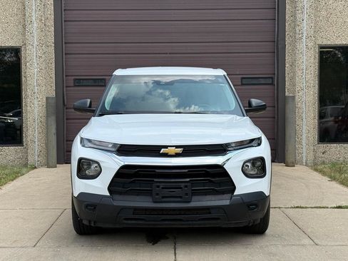 Used 2022 Chevrolet TrailBlazer LS FWD image 2