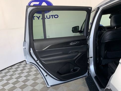 Used 2023 Jeep Grand Cherokee L Laredo AWD/4WD image 29