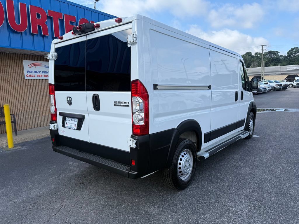 Used 2025 RAM ProMaster 2500 w/ U-Haul Equipment Group FWD image 7