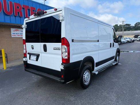 Used 2025 RAM ProMaster 2500 w/ U-Haul Equipment Group FWD image 7