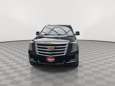 Used 2019 Cadillac Escalade Luxury AWD/4WD image 40