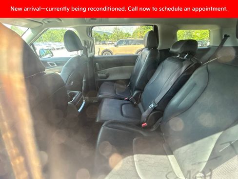 Certified 2025 Kia Carnival FWD image 7