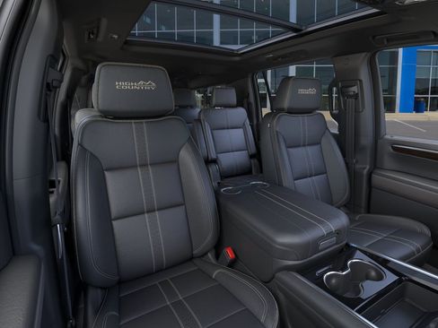 New 2026 Chevrolet Suburban High Country AWD/4WD image 17