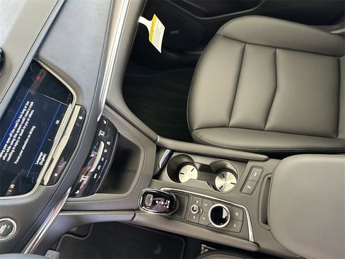 New 2026 Cadillac XT5 Luxury image 25