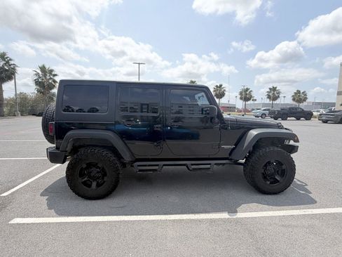 Used 2011 Jeep Wrangler Unlimited Rubicon w/ Connectivity Group AWD/4WD image 14