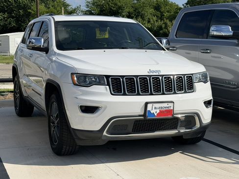 Used 2017 Jeep Grand Cherokee Limited w/ Trailer Tow Group IV AWD/4WD image 3