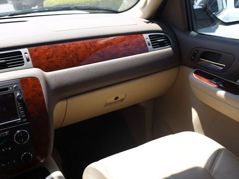 Used 2009 Chevrolet Tahoe LT AWD/4WD image 22