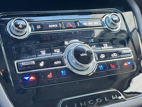 Used 2022 Lincoln Corsair Grand Touring w/ Elements Technology Bundle image 17