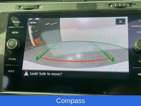 Used 2018 Volkswagen Golf SE image 17