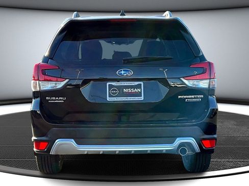 Used 2022 Subaru Forester Touring image 5