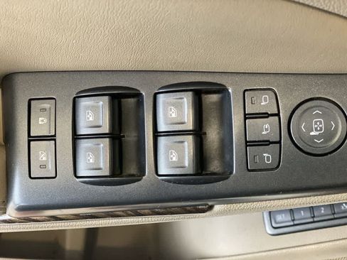 Used 2015 GMC Yukon XL SLT w/ Open Road Package AWD/4WD image 16