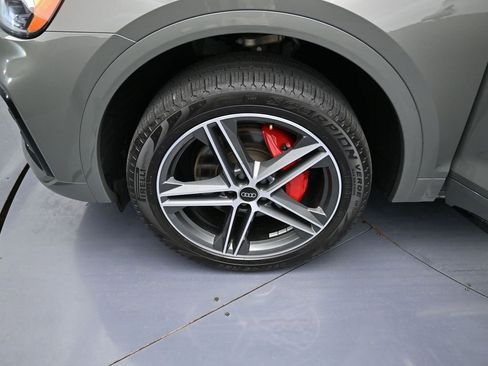 Used 2024 Audi Q5 e Premium Plus w/ Premium Plus Package image 24