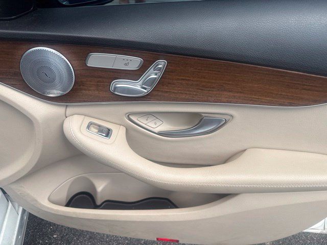 Used 2019 Mercedes-Benz C 300 Sedan image 8