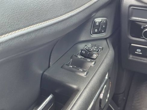 Used 2024 Ford Expedition XLT AWD/4WD image 16