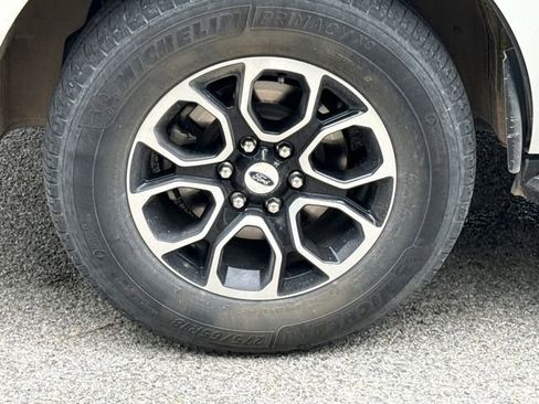 Used 2022 Ford Expedition XLT RWD image 9