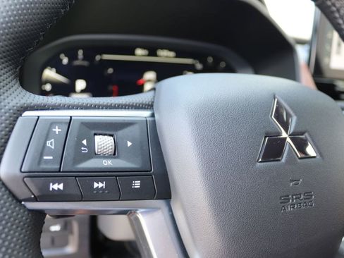 Used 2026 Mitsubishi Outlander SEL AWD/4WD image 16
