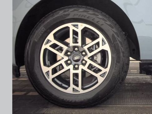 Used 2025 Ford Expedition Active AWD/4WD image 7