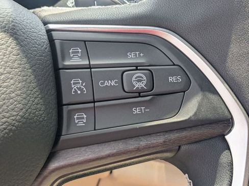 New 2026 Jeep Grand Cherokee L Limited RWD image 18